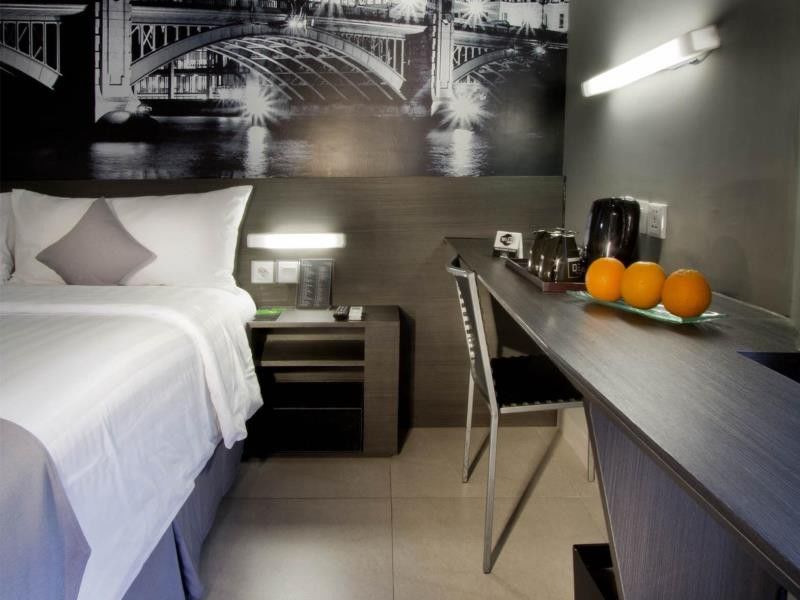 Neo Hotel Tendean Jakarta By Aston Экстерьер фото