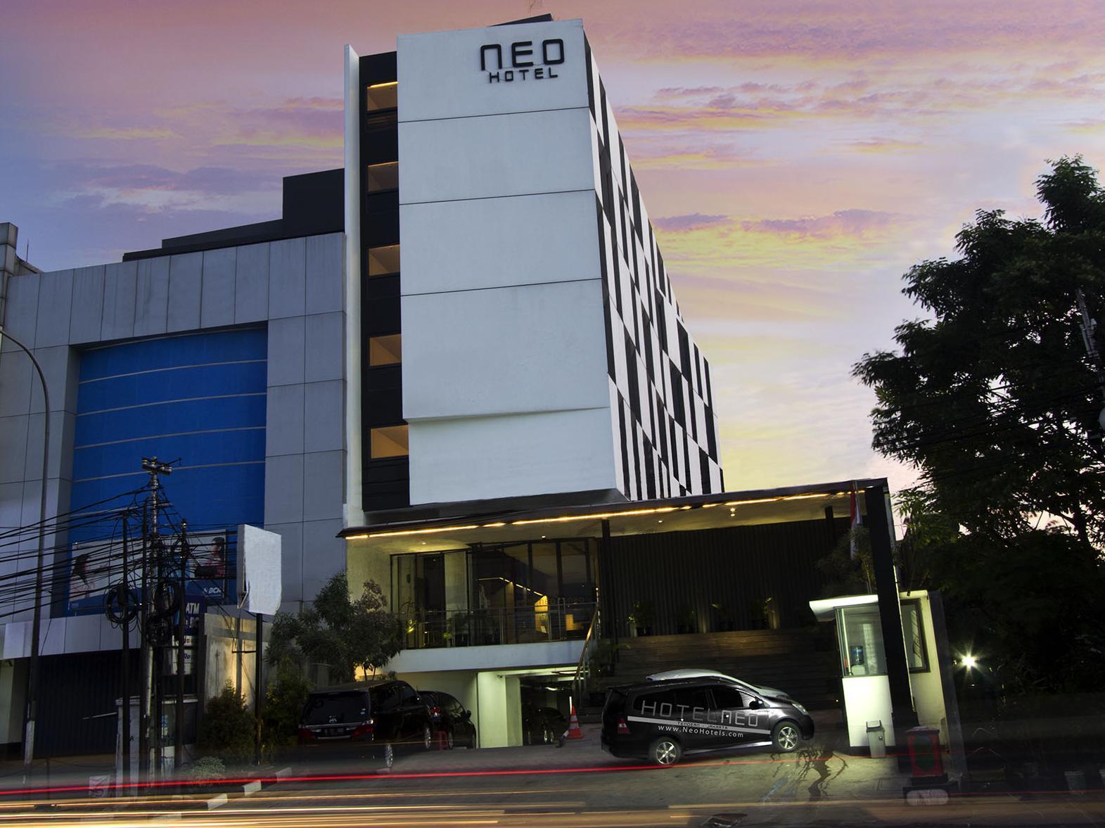 Neo Hotel Tendean Jakarta By Aston Экстерьер фото