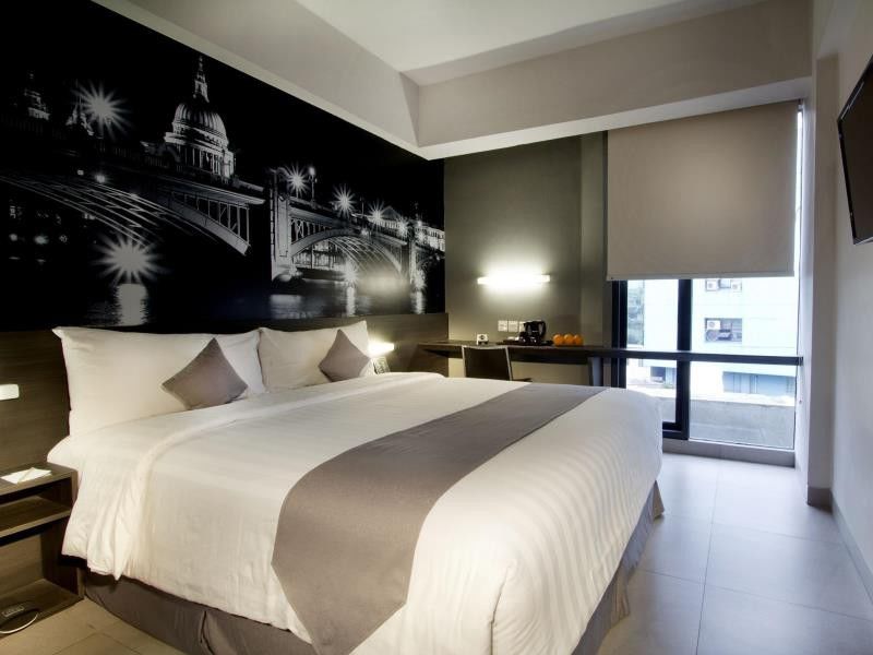 Neo Hotel Tendean Jakarta By Aston Экстерьер фото