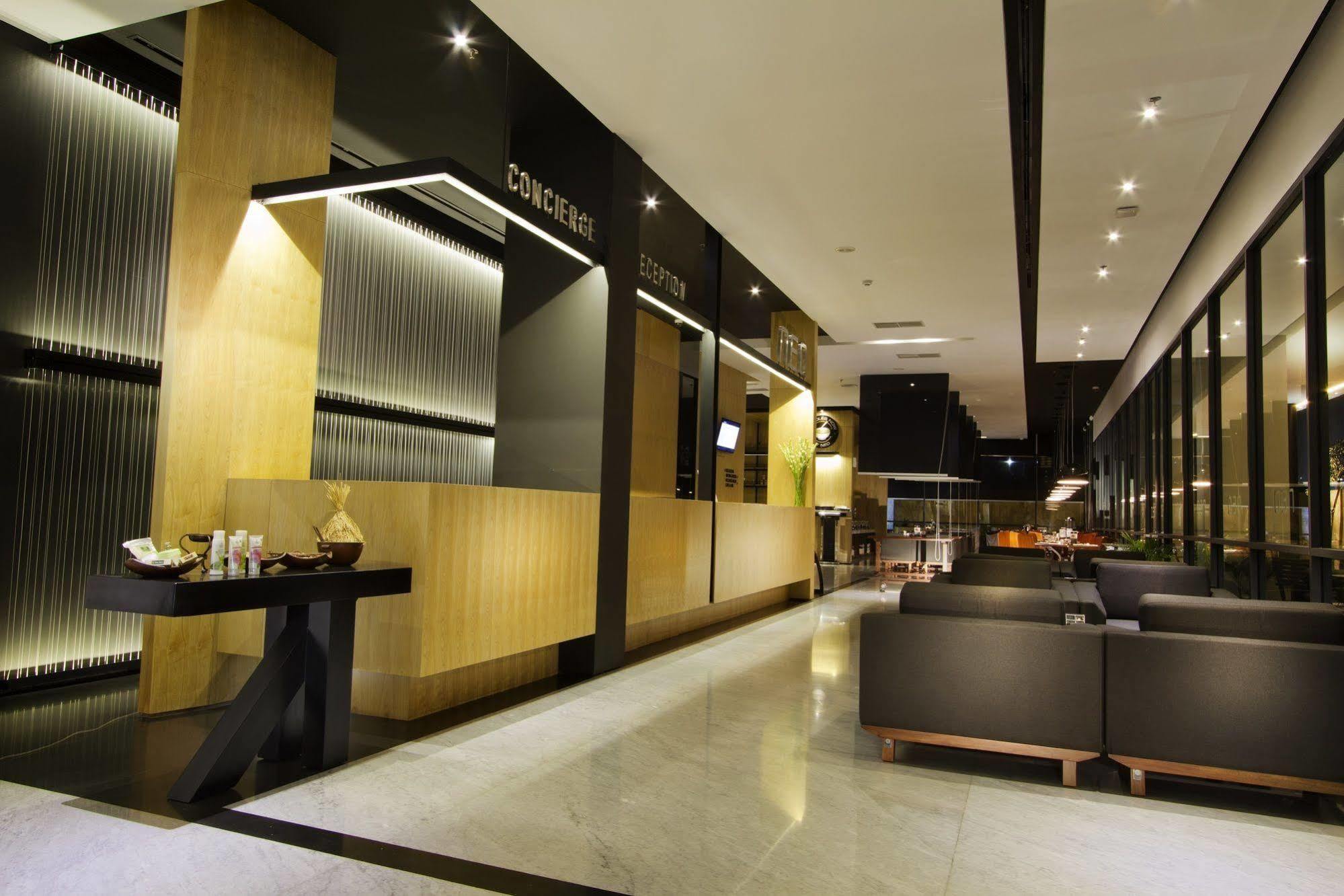 Neo Hotel Tendean Jakarta By Aston Экстерьер фото